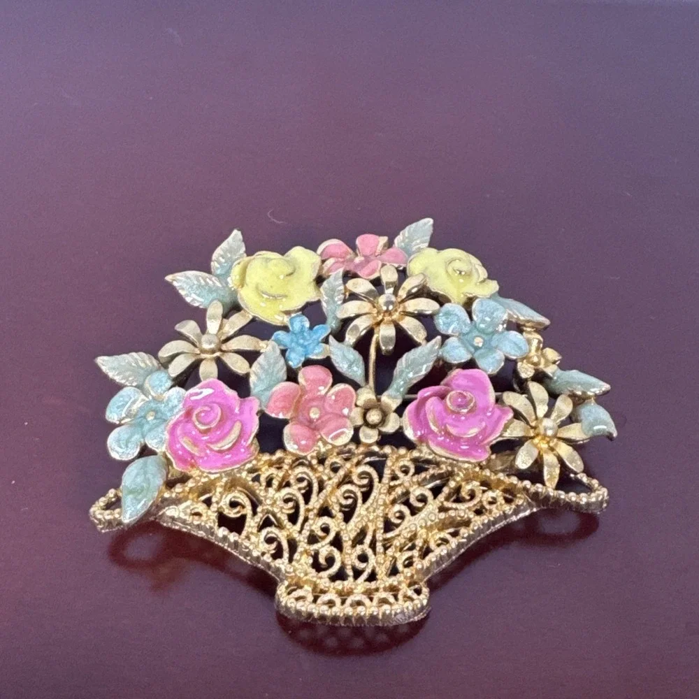 VINTAGE M Jent Brooch Pin flower basket enameled pastel flowers gold tone basket